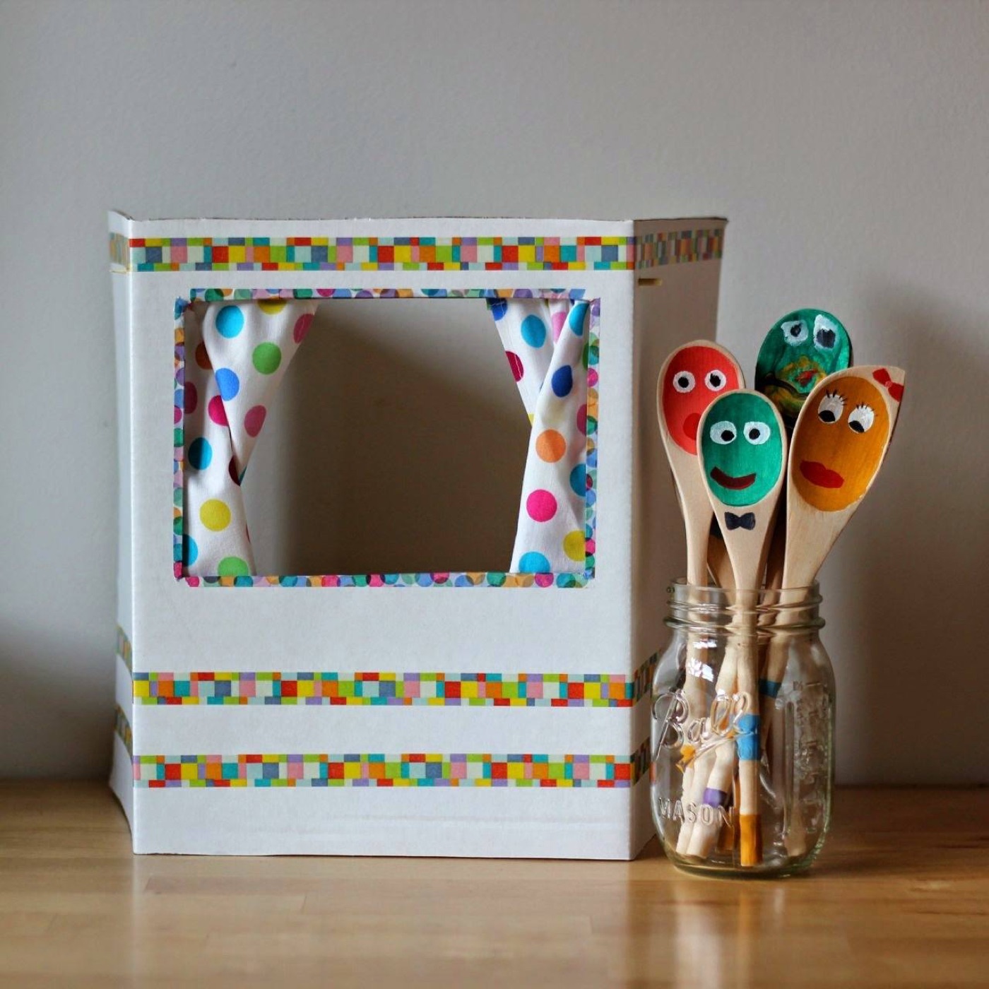 Teatrillo para cucharas