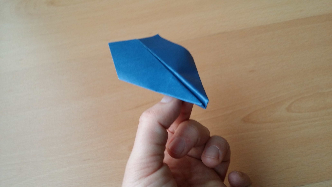 Cómo hacer aviones de papel sencillos para niños paso a paso